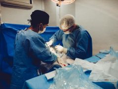 How to Make Sure You Choose the Right Surgeon: 6 Expert Tips