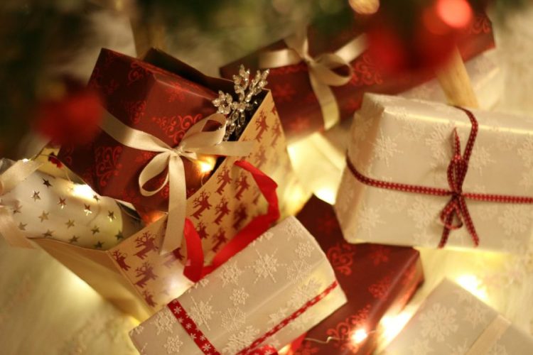 How to Choose the Perfect Corporate Christmas Gift That Will Impress Employees and Clients